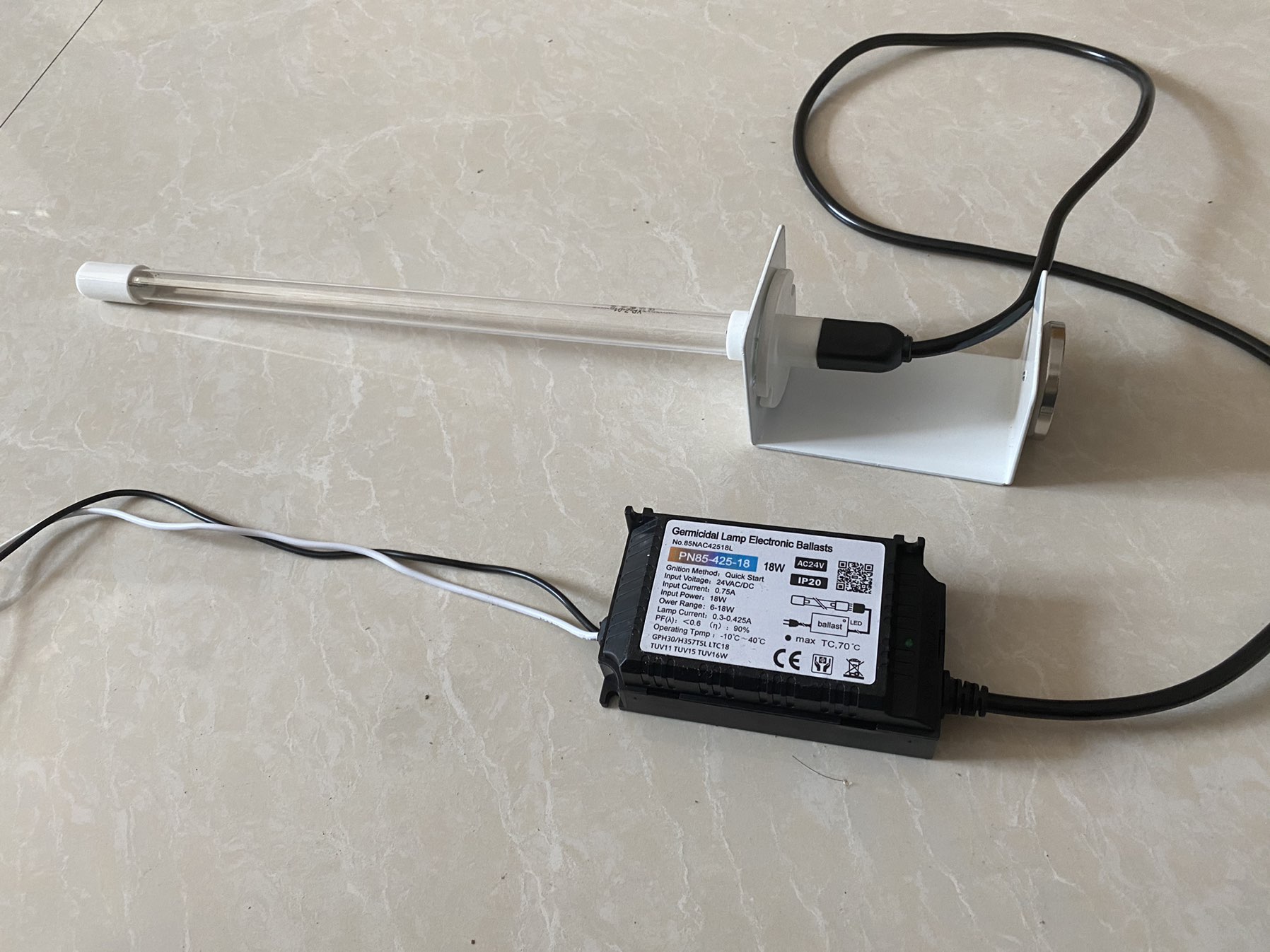 24V U Monte UV Cleanser con Magnet 14 'Polvo de aire interior HAVC HAVC Germicida Ultraviolet Air Purifier Lights UV Bulb 357 mm